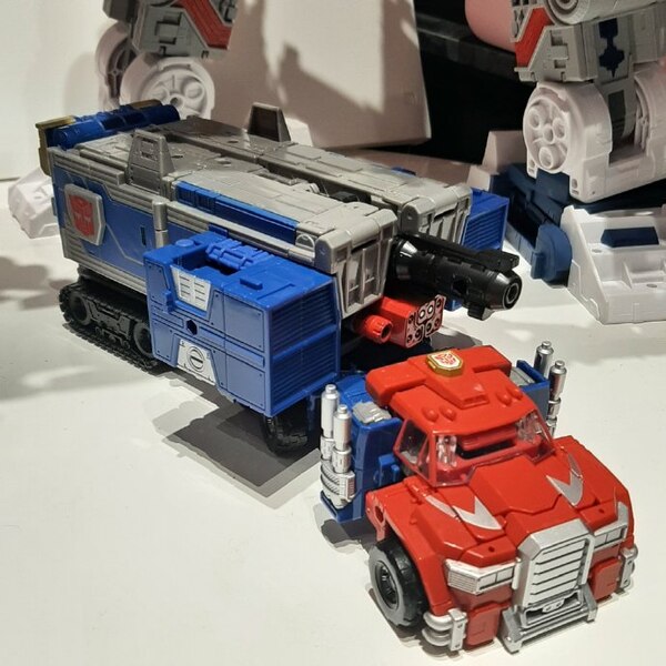 In Hand Image Of Transformers Legacy Commander Class Armada Optimus Prime  (19 of 39)